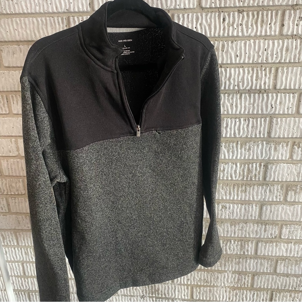Van Heusen Black and Gray Quarter Zip